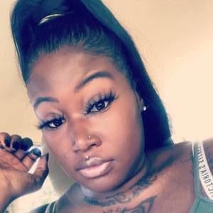 Meet your Posher, Dominique